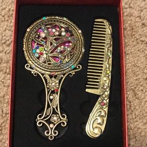 Sale only today 🛑Vintage style comb and mirror